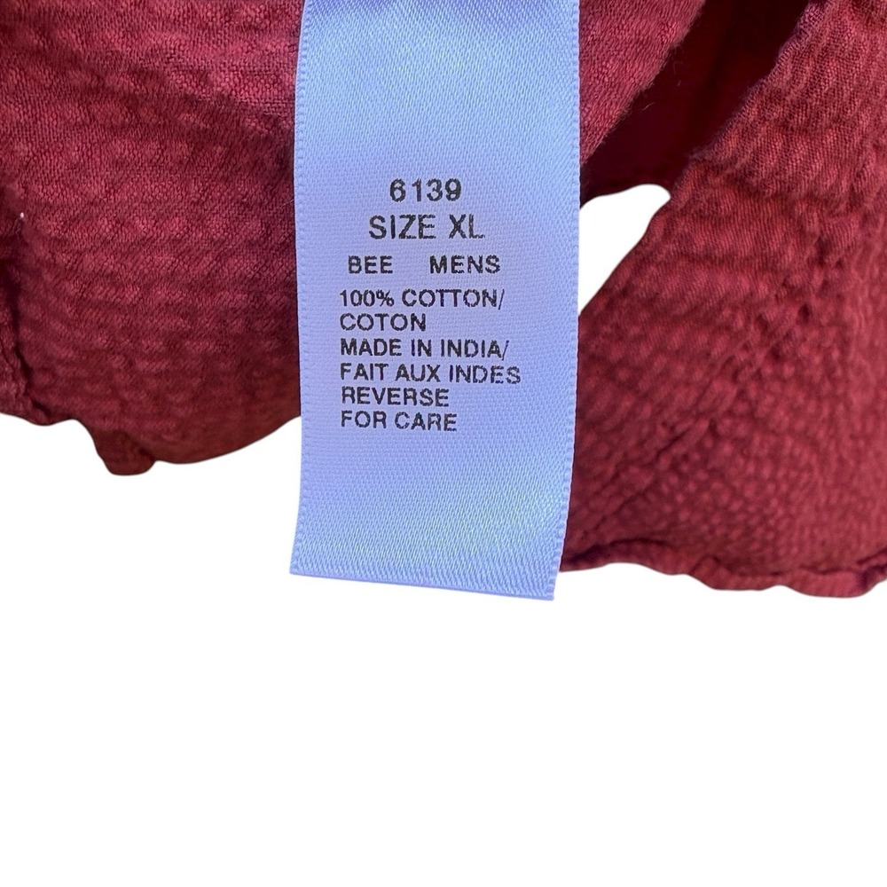 Woolrich Mens XL Button Down Shirt Red Seersucker Texture Short Sleeve Cotton - Picture 5 of 7